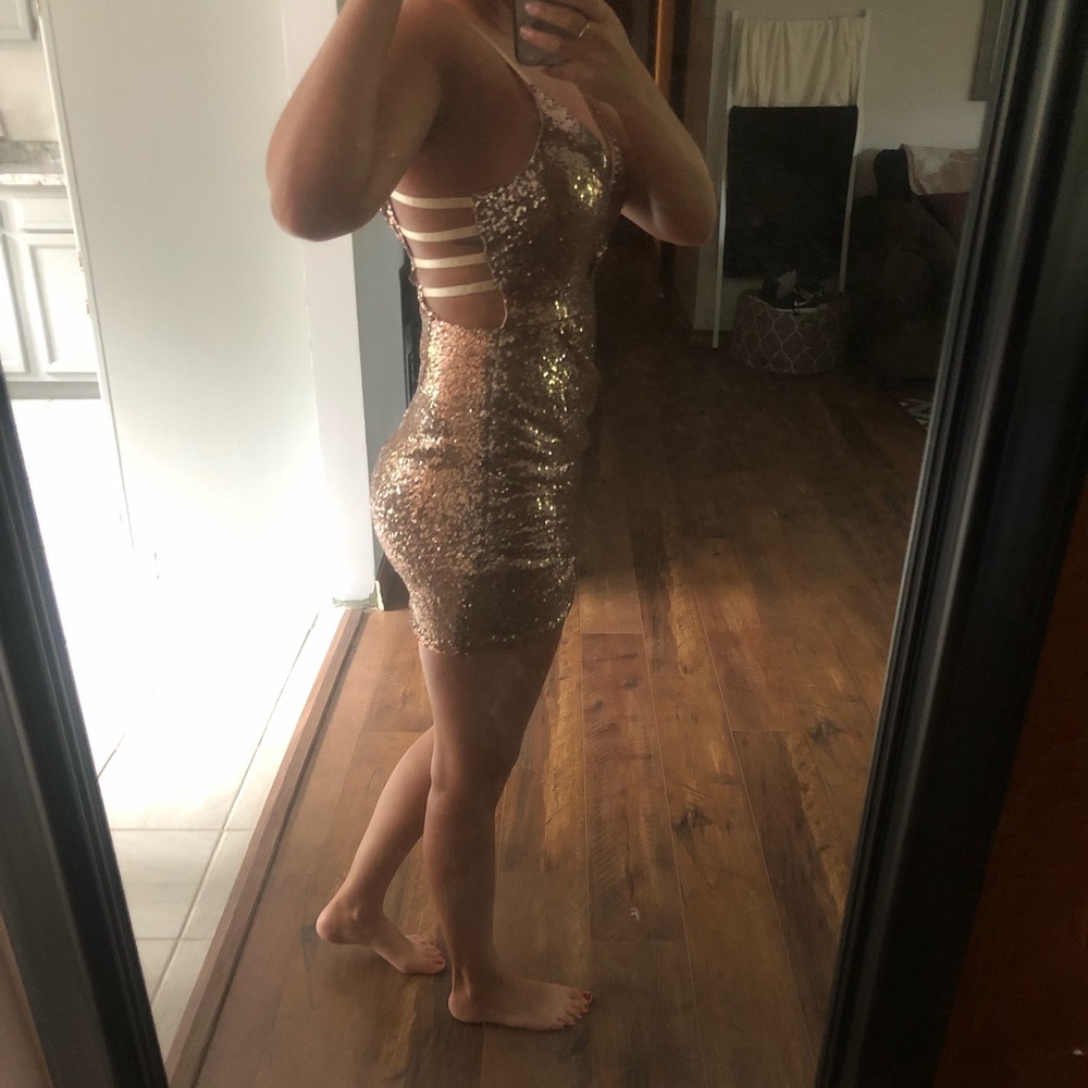 Gold sequin dress - Picture 3 of 3